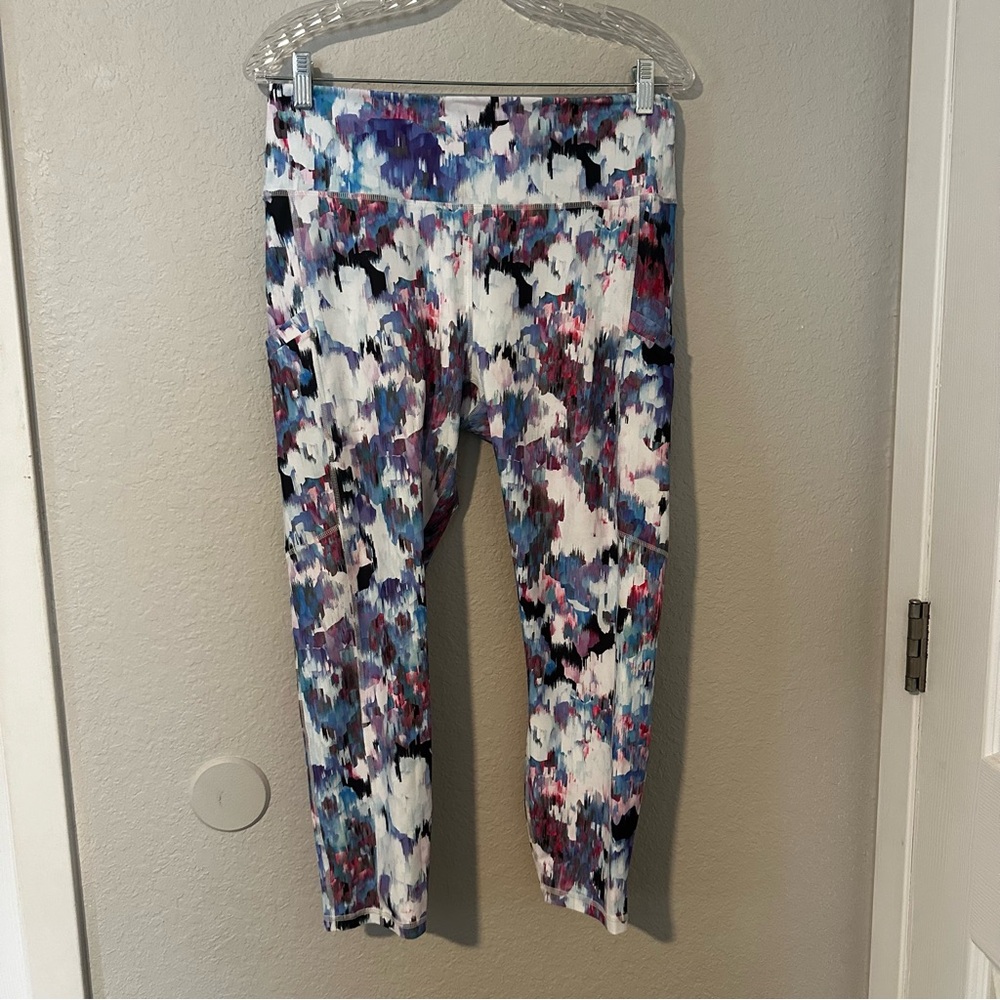 3/$20 Printed legging capris with pockets